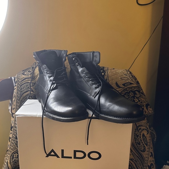 Men Black Leather Dundonald Boots. Size: 11, - Picture 7 of 8